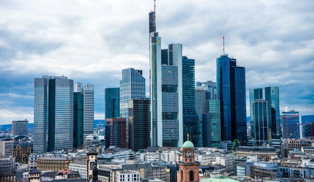 Frankfurter Skyline mit der Deutschen Bank und der Commerzbank