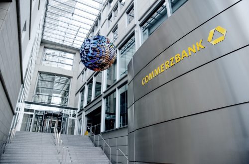 Commerzbank – Vorstand hält an Aktienrückkauf fest