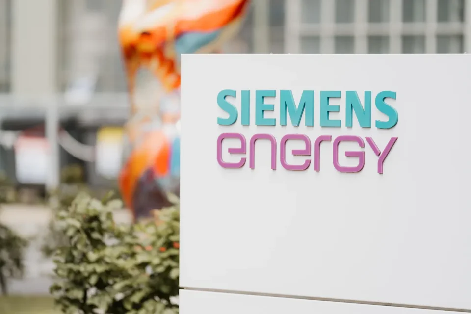 Der Siemens Energy Schriftzug