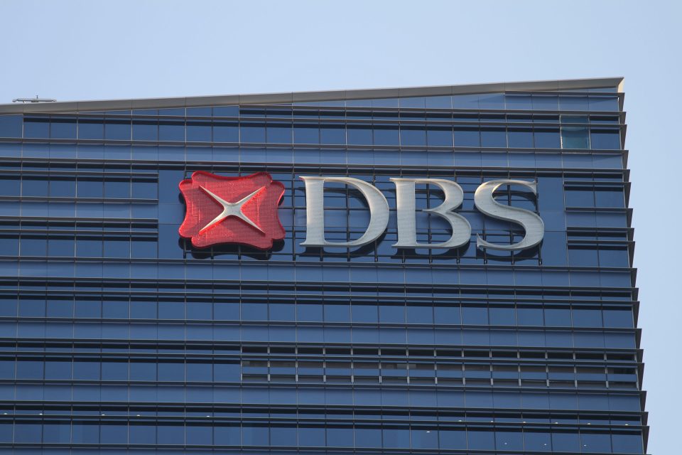 Das DBS Gebäude im Bankenviertel in Singapur