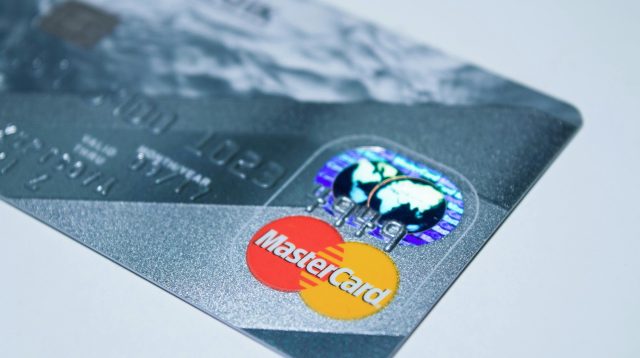 Nahaufnahme einer Mastercard Kreditkarte