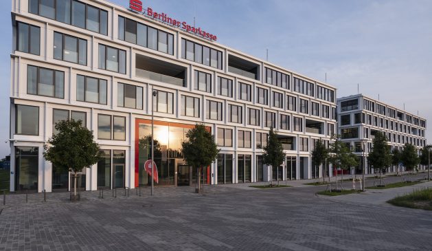 Die neue Niederlassung der Berliner Sparkasse in Berlin-Johannisthal, Deutschland