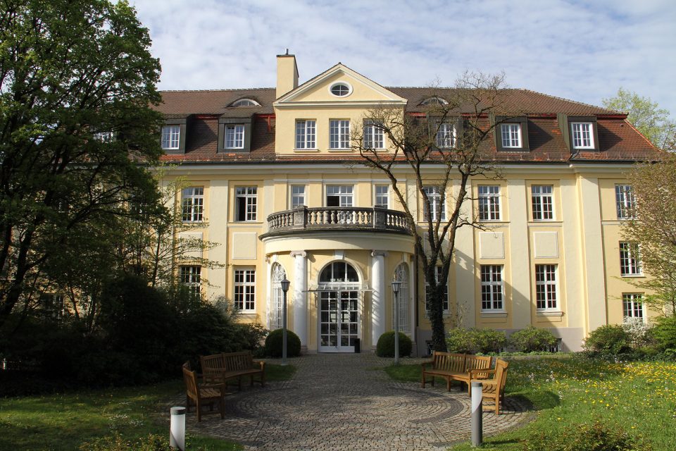 Das ifo Institut Hauptgebäude in München, Deutschland