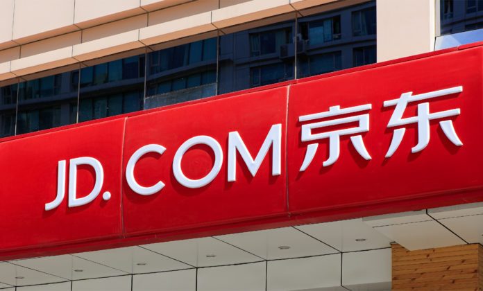 JD.com Schriftzug über einem Store