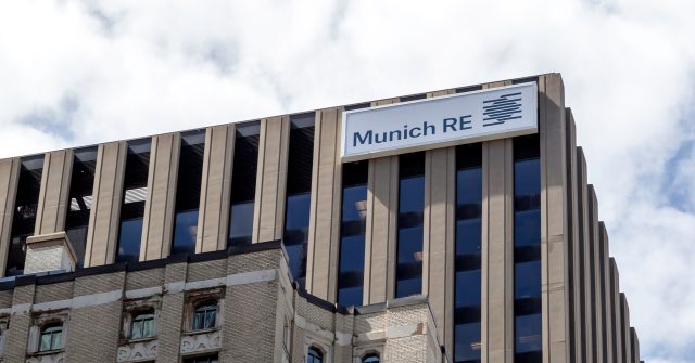 Logo der Munich Re in Toronto