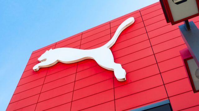 Puma-Logo auf einer Fassade