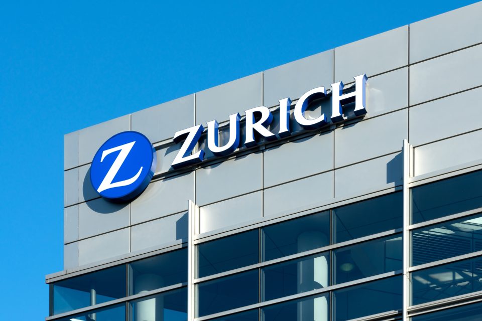 Logo der Zürich Versicherung auf einer Fassade in Frankfurt am Main