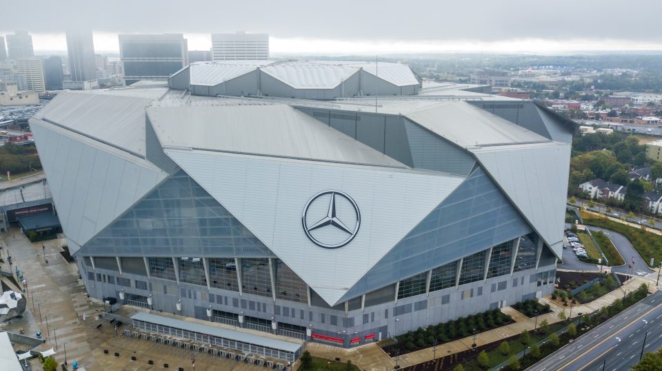 Luftaufnahme des Mercedes-Benz Stadions in Atlanta, Georgia, USA