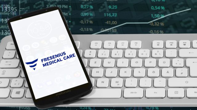 Fresenius Medical Care Logo auf einem Smartphone