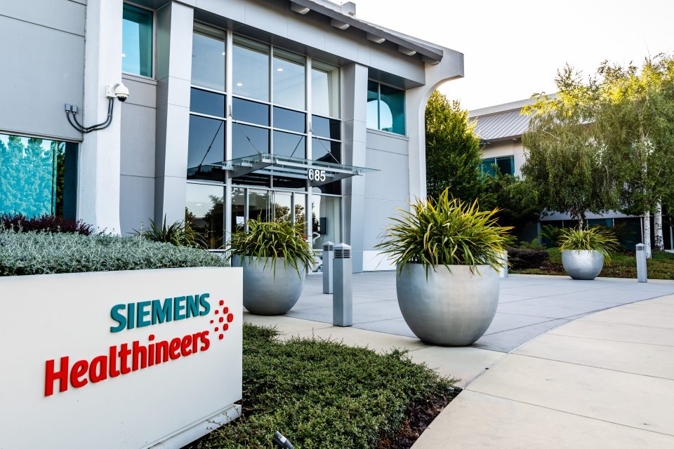 Das Bürogebäude der Siemens Healthineers AG (ehemals Siemens Healthcare, Siemens Medical Solutions, Siemens Medical Systems) liegt im Silicon Valley, USA