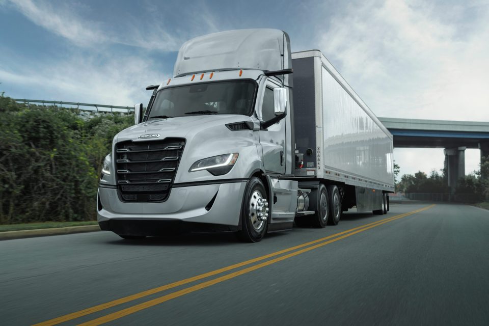 Der Freightliner Cascadia 5. Generation mit kleiner Kabine vvon Daimler Truck