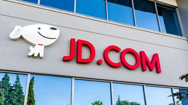 Ein JD.com-Schild am Eingang der Niederlassung im Silicon Valley, USA