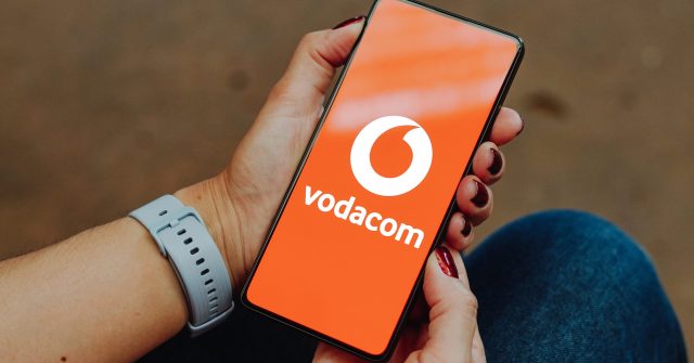 Das Vodacom-Logo auf einem Smartphone-Bildschirm