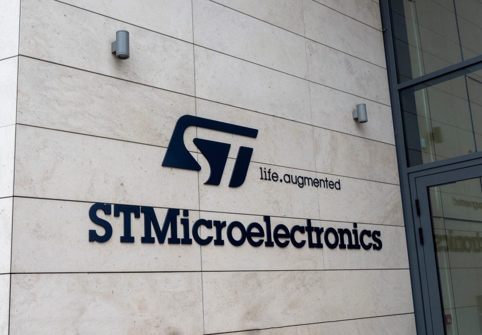 Das Logo von STMicroelectronics