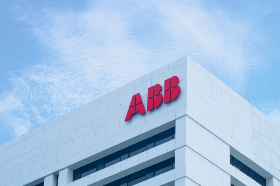 Das Logo von ABB