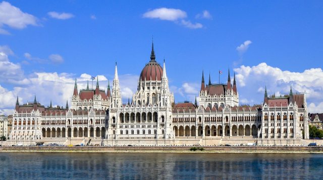 Sitz des Ungarischen Parlaments in Budapest