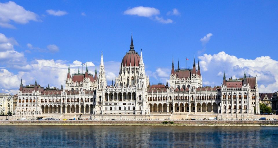 Sitz des Ungarischen Parlaments in Budapest