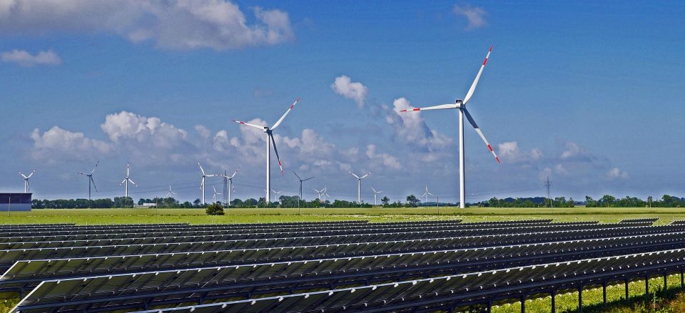 Wind- und Solarparks sichern die Stromversorgung ganzer Regionen