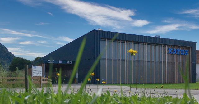 Das Gebäude der KATEK GmbH in Grassau, Deutschland