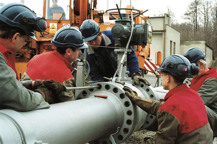 rwe-rohrverlegung-beim-untertagegasspeicher-c-rwe-ag