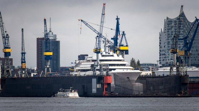 Hamburger Hafen: Ausbau der Transportnetze zahlt sich aus.