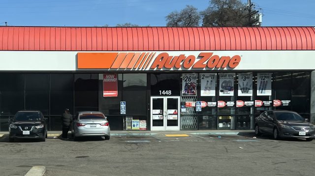 Eine Autozone-Filiale in Kalifornien.