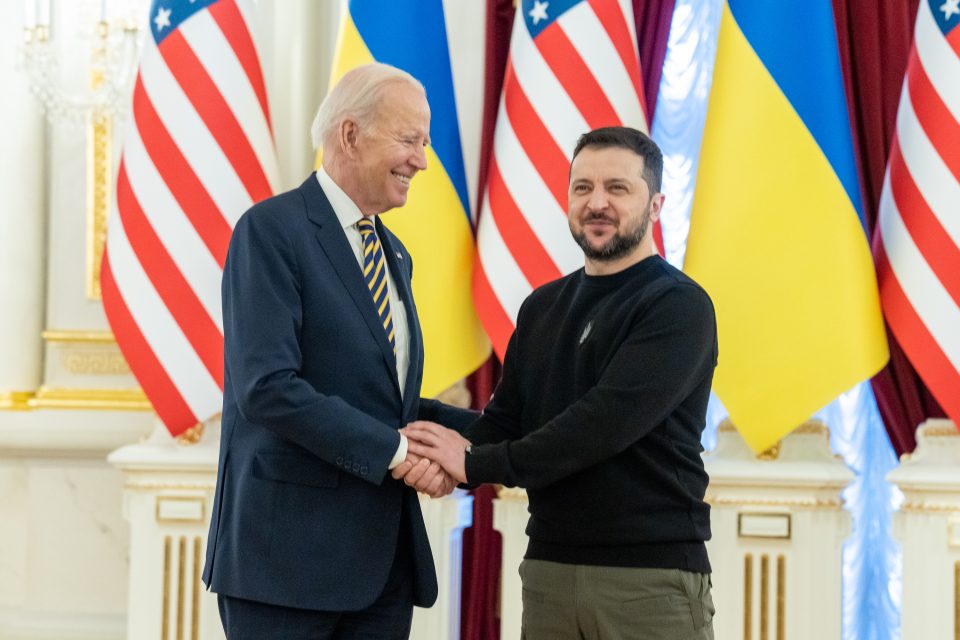 US-Präsident Biden besucht den ukrainischen Präsidenten Selenskyj in Kiew.