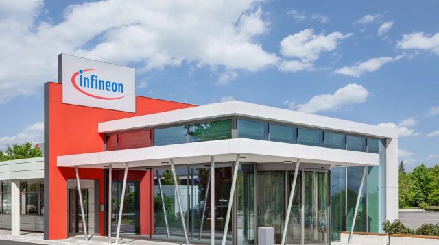 Infineon empfängt Besucher in Regensburg in diesem schicken Gebäude