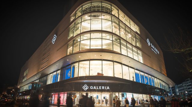 Logo von Galeria auf einer Filiale in Frankfurt am Main, Deutschland