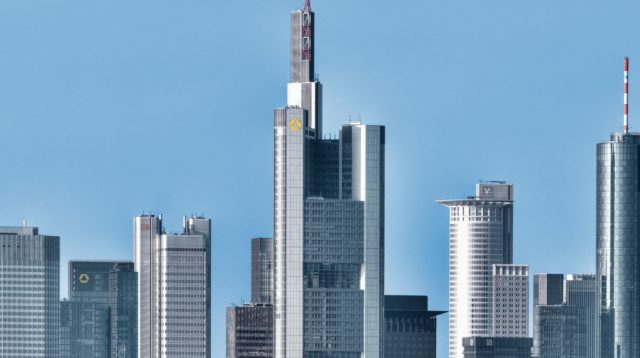 Die Commerzbank und die Frankfurter Skyline