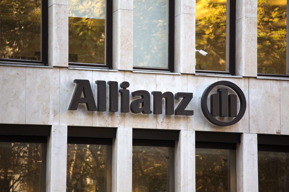 Das Allianz Logo auf einem Gebäude in Köln, Deutschland