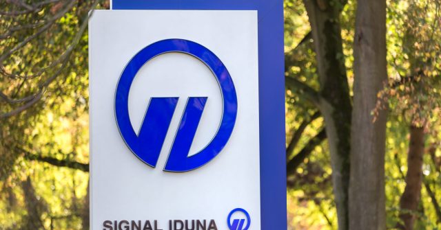 Signal Iduna Schriftzug mit Logo