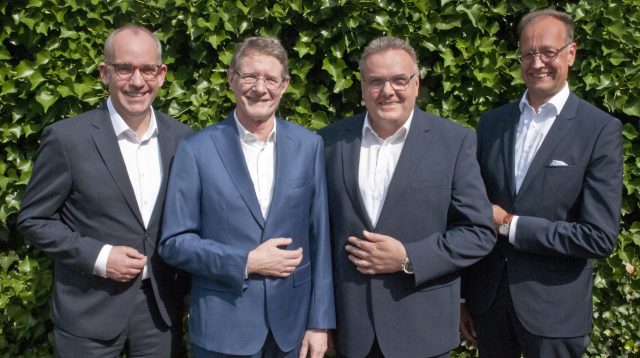 Aufsichtsrat und Vorstand der Volksbank Dortmund-Nordwest. Von links: Vorstand Dennis Jaschik, AR-Vorsitzender Reiner Pamp, stellvertretender AR-Vorsitzender Klaus-Dieter Jänicke, Vorstand Ralf Knappkötter