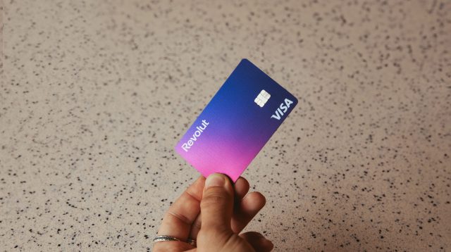 Revolut Kreditkarte mit Farbverlauf