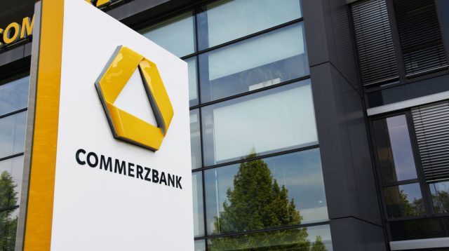 Foto einer Commerzbank Filiale in München, Deutschland