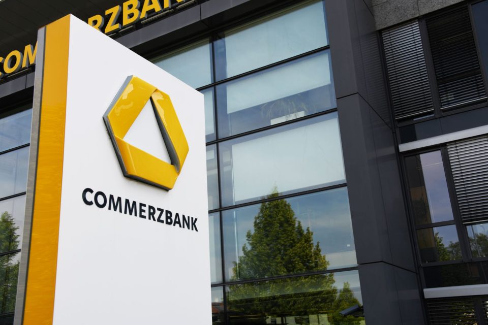 Foto einer Commerzbank Filiale in München, Deutschland