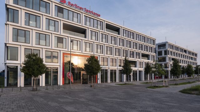 Die neue Niederlassung der Berliner Sparkasse in Berlin-Johannisthal, Deutschland