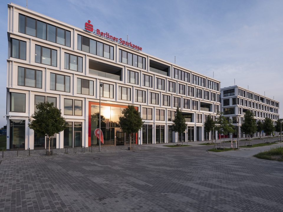 Die neue Niederlassung der Berliner Sparkasse in Berlin-Johannisthal, Deutschland