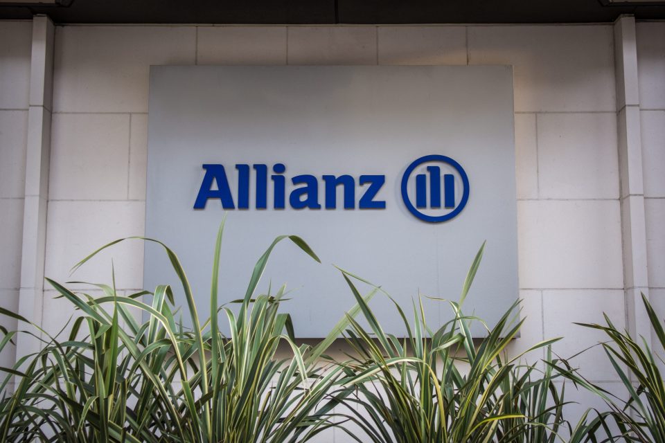 Das Allianz Logo in London, England