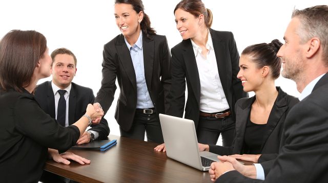 Ein Meeting im Büro