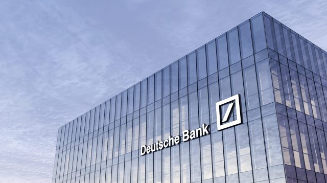 Deutsche Bank-Logo am Hauptsitz in Frankfurt