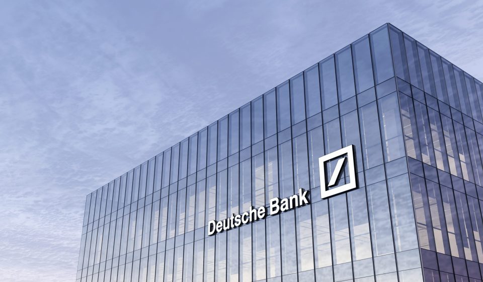 Deutsche Bank-Logo am Hauptsitz in Frankfurt