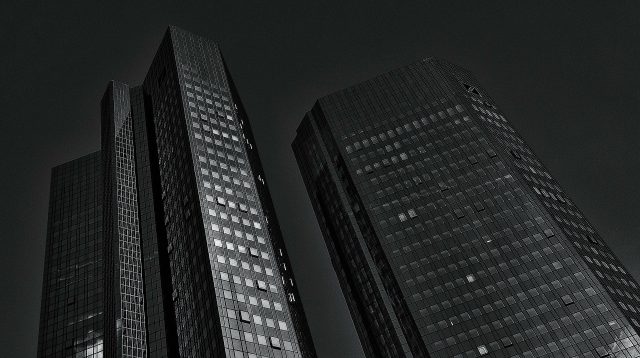 Deutsche Bank in Frankfurt am Main bei Nacht